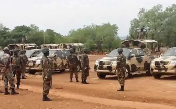 Army General Escapes Lynching By Hungry Soldiers | See Reasons